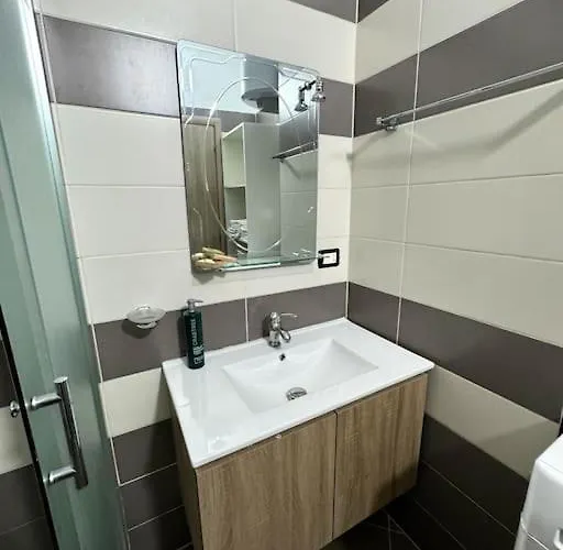 Cozy Near The Vlorë